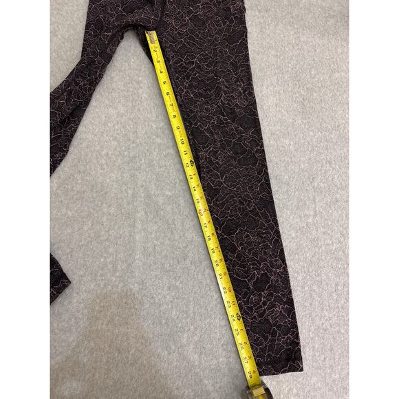 Lululemon Full Length Lacescape Spanish Rose Align Leggings in Size 6 - Picture 9 of 12